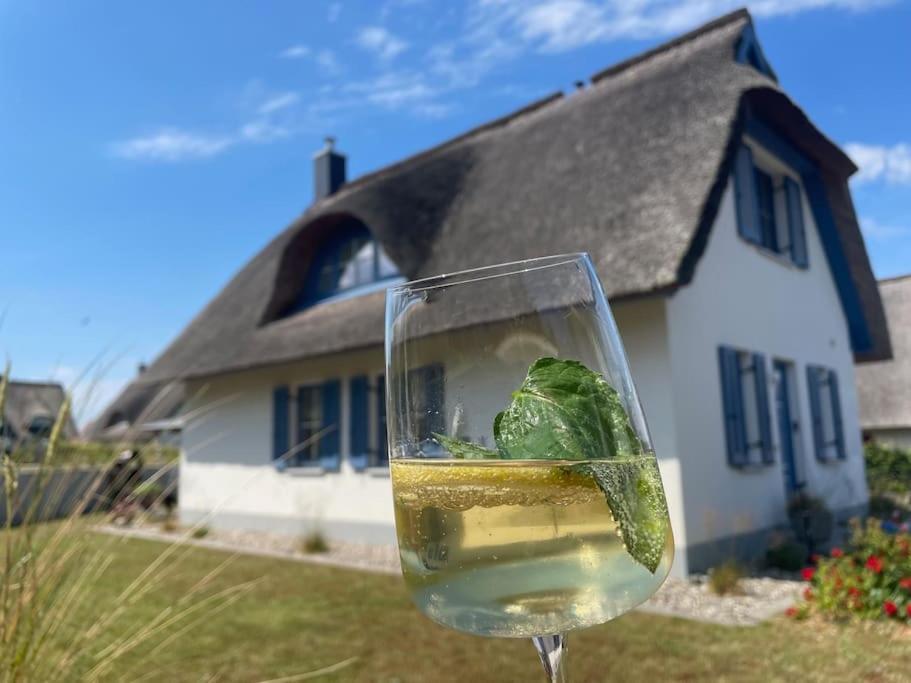 Reetdachhaus Seasons Mit Kamin & Sauna Groß Schwansee Kültér fotó